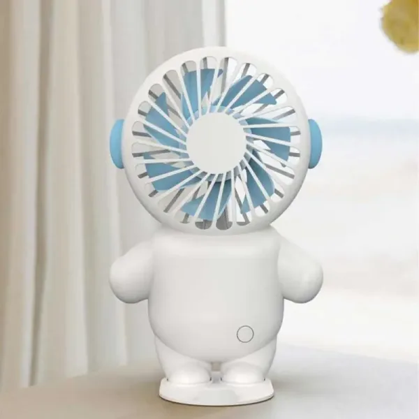 Imagen Del Producto Innovador Mini Ventilador Pequeño Usb Astronauta | Compra Online En Tiendafiable