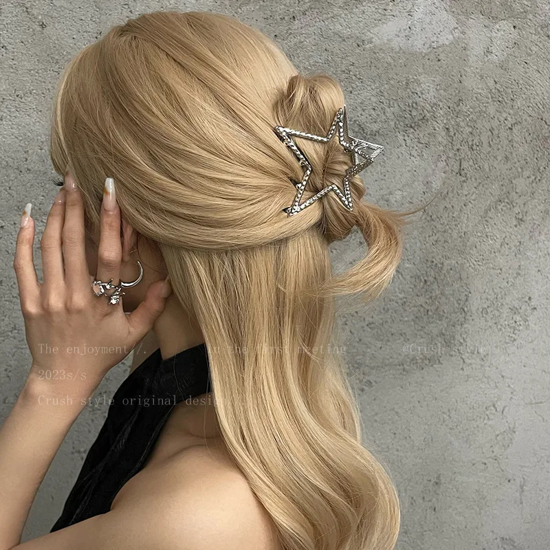 Pinzas Para El Cabello Plateadas Y2K Con Forma De Estrella Hueca: Estilo Y Tendencia En Accesorios Capilares