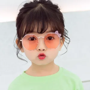 Imagen del producto Gafas de sol de Metal con lazo para niños y niñas: estilo y protección para los más pequeños | Compra online en Tiendafiable