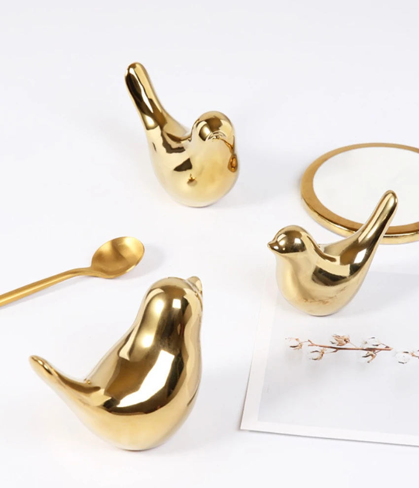 Estatuilla De Pájaro: Elegancia Impactante En 4 Tamaños
