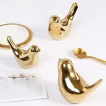 Estatuilla De Pájaro: Elegancia Impactante En 4 Tamaños
